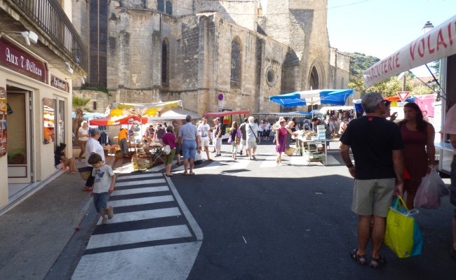 L’Agence Mobile sur le marché de CLERMONT L’HÉRAULT L’Agence Mobile sur le marché de CLERMONT L’HÉRAULT